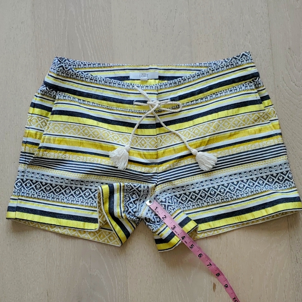 Anne Taylor Loft Embroidery Shorts  Size 4, Striped, Denim, Yellow, Navy, White